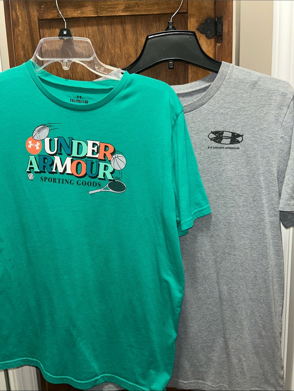 Under Armour YXL Green & Gray Graphic Athletic Tees